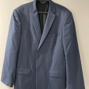 Joseph A Bank full suit+, Size 40R, blue.